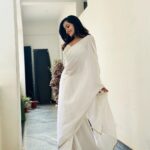 Shobha Shetty Instagram - 🤍 it’s all about tdy.!🤍 . . . #shobhashettyyoutubechannel#shobhashettymonitha#whitesareelove#