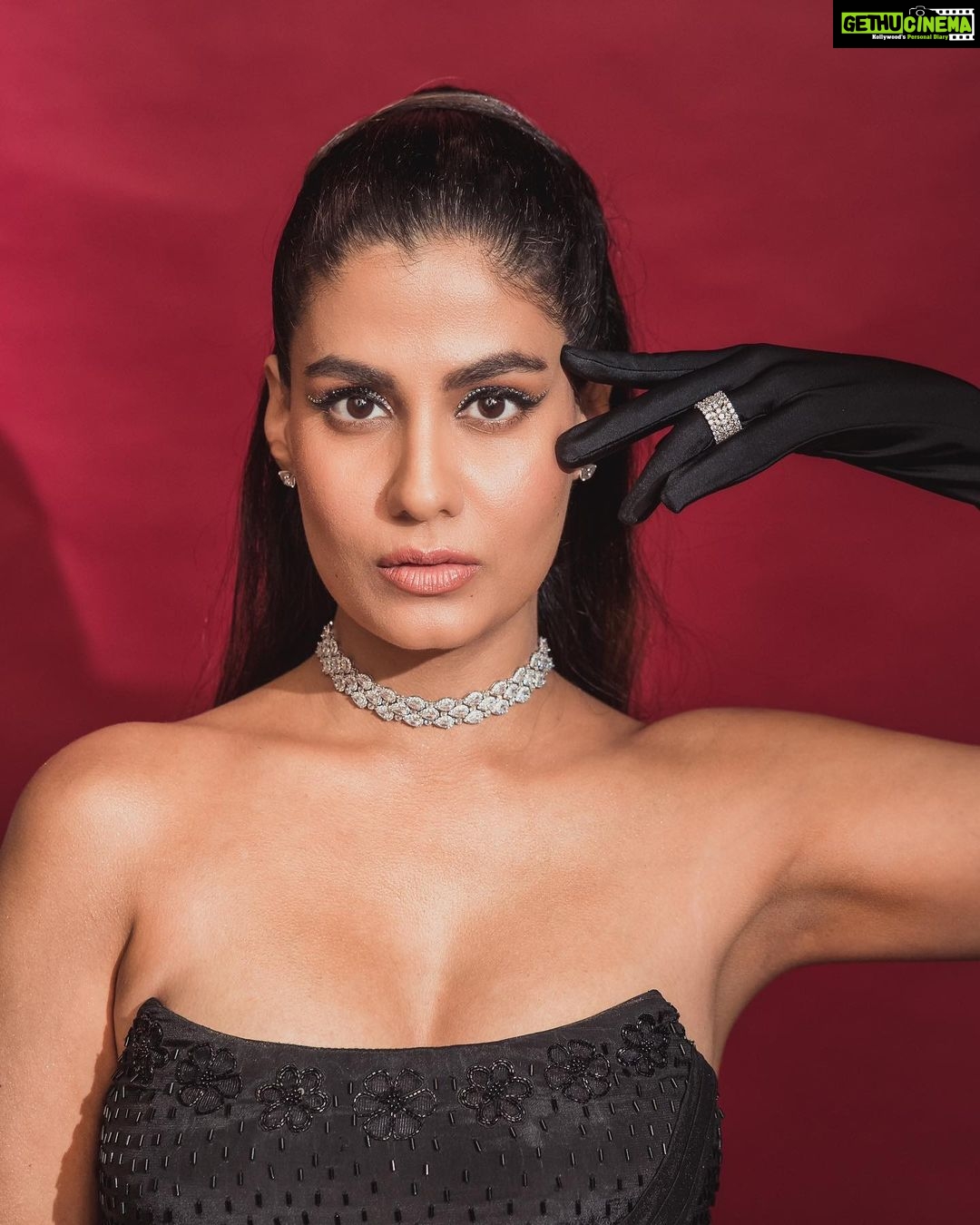Shreya Dhanwanthary - 68.8K Likes - Most Liked Instagram Photos