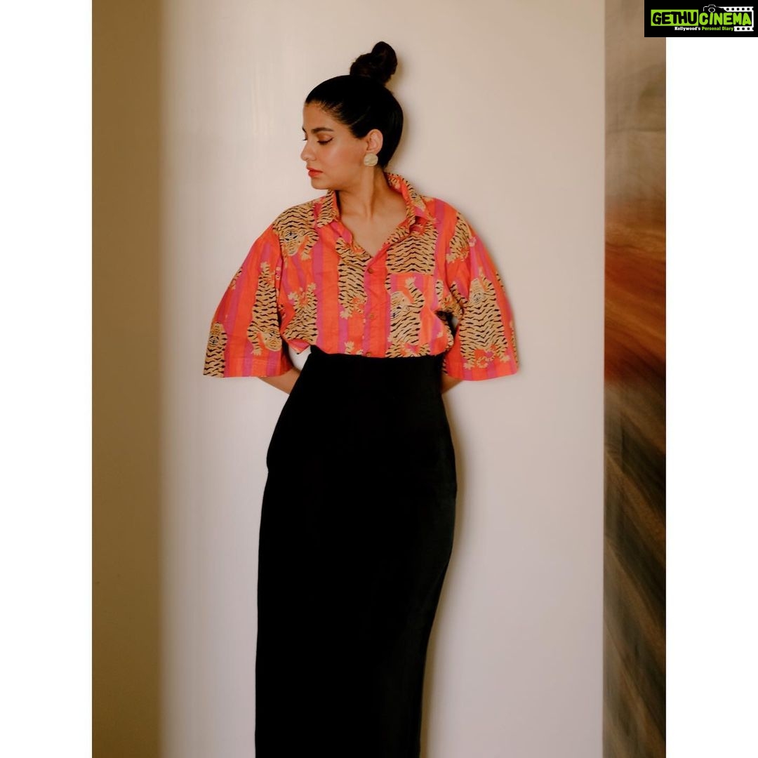 Shreya Dhanwanthary Instagram - Lounging . By @soujit.das @utkarshamishra_ Shirt: @shop.Arrasa Pant: @turnblackofficial Footwear: @regalshoes.in Earrings: @brinco.in