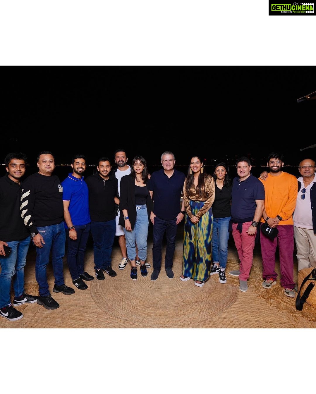 Shreya Dhanwanthary Instagram - With the main man himself! @ricardoguadalupe HUBLOT x FIFA . @hublot @hublot_mumbai Photographed by @vegatron3 Styled by @utkarshamishra_ & assisted by @_komal____ Shirt: @bezzie.in Pants: @arokaofficial Earrings: @romanarsinghaniofficial