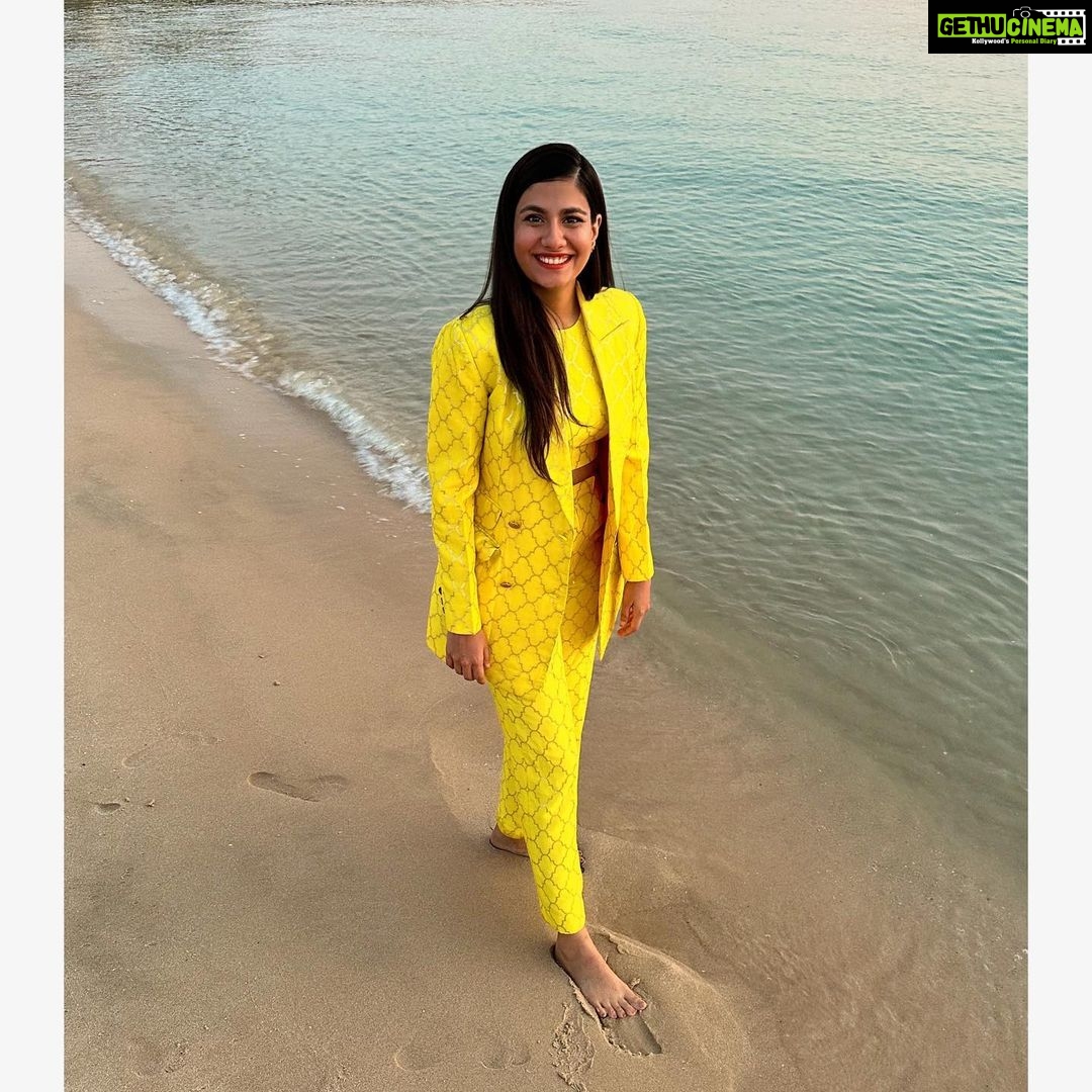 Shreya Dhanwanthary Instagram - HUBLOT x FIFA . @hublot @hublot_mumbai Photographed by @kari_watch & @abhimanyud Styled by @utkarshamishra_ & assisted by @_komal____ Suit: @ranbirmukherjeeofficial Jewellery: @romanarsinghaniofficial Footwear: @regalshoes.in