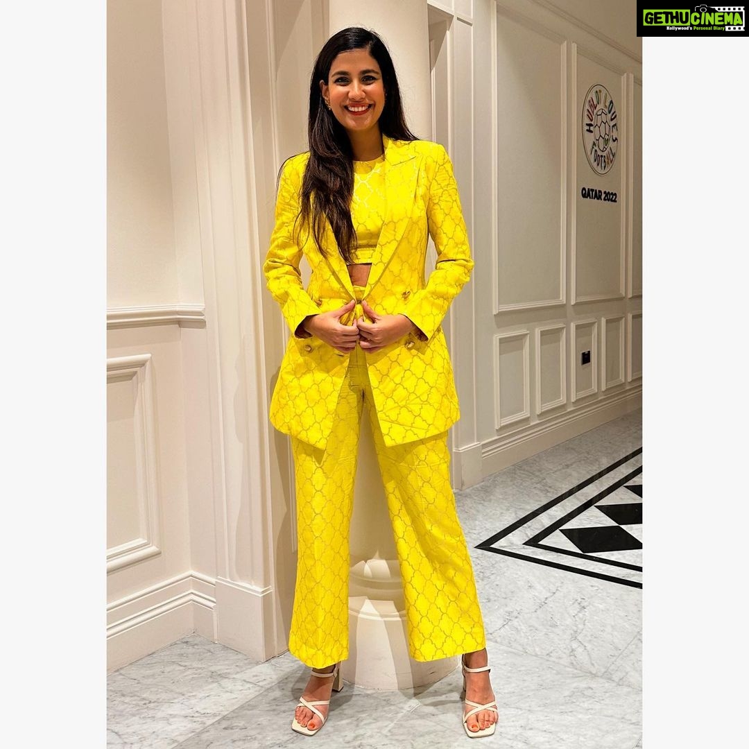 Shreya Dhanwanthary Instagram - HUBLOT x FIFA . @hublot @hublot_mumbai Photographed by @vegatron3 Styled by @utkarshamishra_ & assisted by @_komal____ Suit: @ranbirmukherjeeofficial Jewellery: @romanarsinghaniofficial Footwear: @regalshoes.in