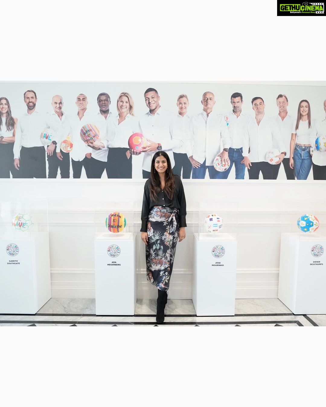 Shreya Dhanwanthary Instagram - HUBLOT x FIFA . @hublot @hublot_mumbai Photographed by @vegatron3 Styled by @utkarshamishra_ & assisted by @_komal____ Skirt: @shop.arrasa Shirt: @zara Shoes: @regalshoes.in Earrings: @the_loom_art @gateway.pr Ring: @romanarsinghaniofficial