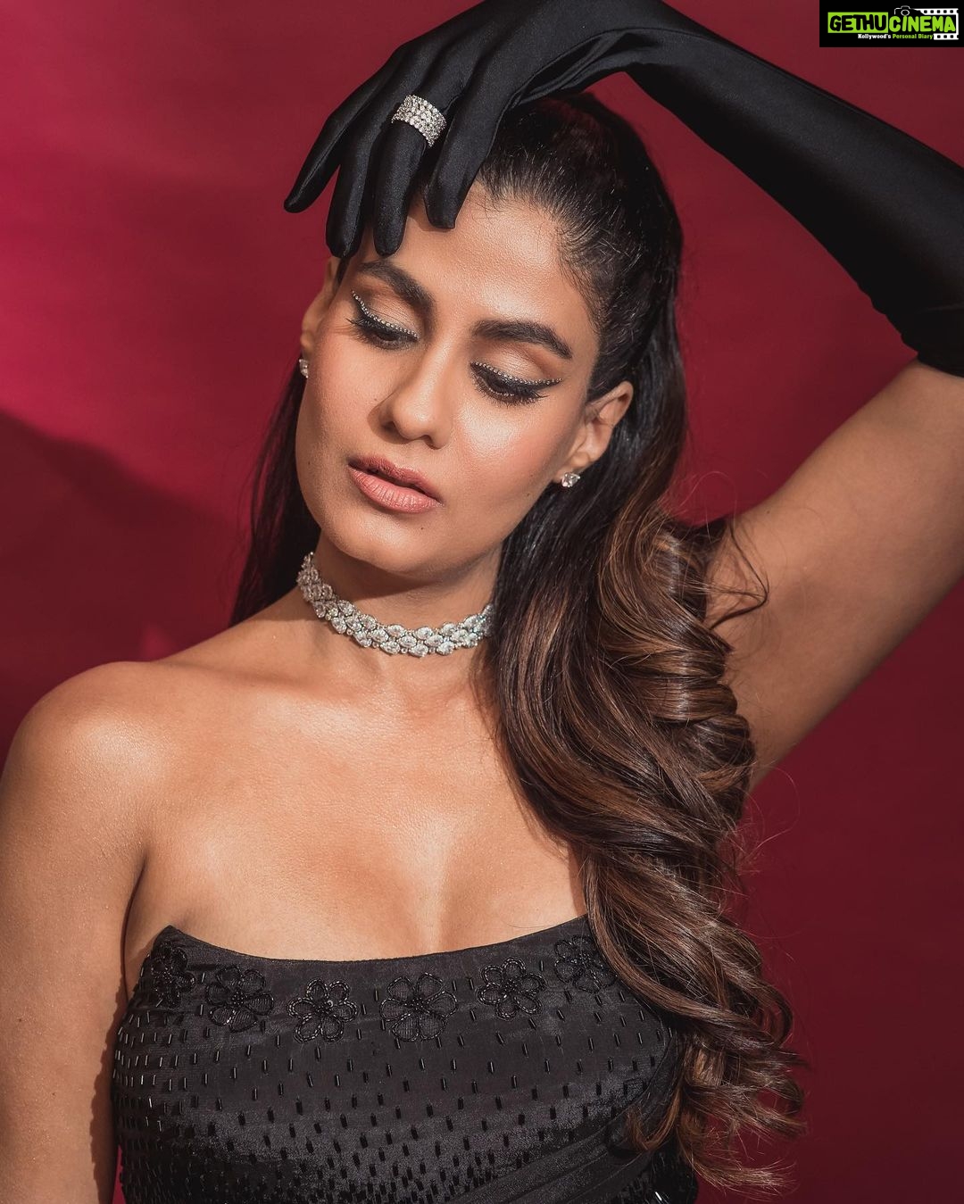 Shreya Dhanwanthary - 68.8K Likes - Most Liked Instagram Photos