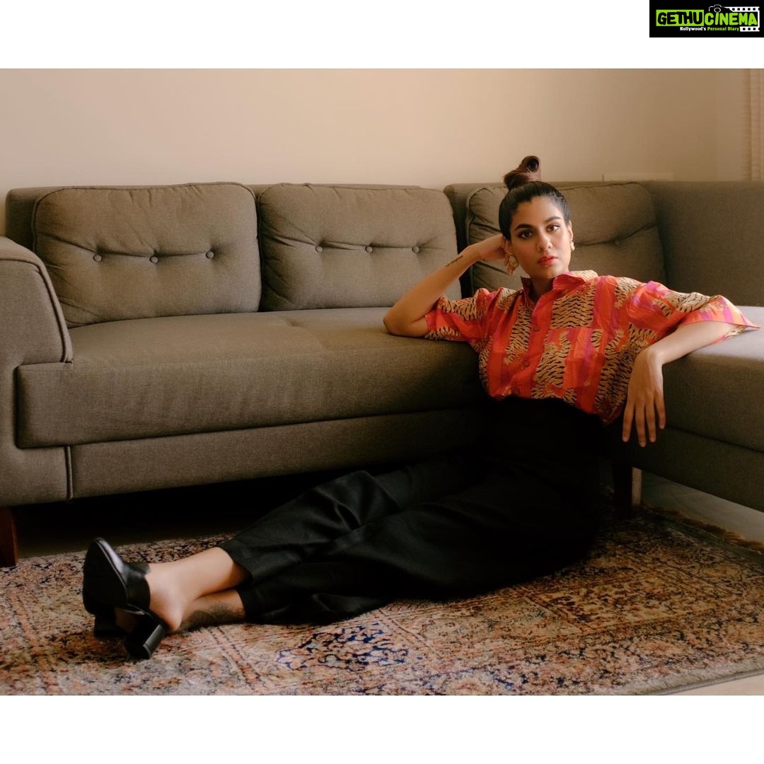 Shreya Dhanwanthary Instagram - Lounging . By @soujit.das @utkarshamishra_ Shirt: @shop.Arrasa Pant: @turnblackofficial Footwear: @regalshoes.in Earrings: @brinco.in