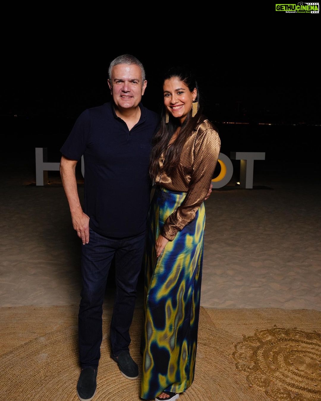 Shreya Dhanwanthary Instagram - With the main man himself! @ricardoguadalupe HUBLOT x FIFA . @hublot @hublot_mumbai Photographed by @vegatron3 Styled by @utkarshamishra_ & assisted by @_komal____ Shirt: @bezzie.in Pants: @arokaofficial Earrings: @romanarsinghaniofficial
