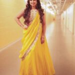 Shreya Ghoshal Instagram - Happy Sunday! ☀️ Outfit: @shivaliahmedabad Jewellery: @azotiique Stylist: @stylebysaachivj Asst.: @styledbynikinagda @nehha_o
