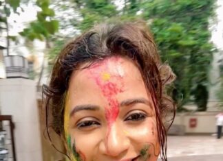 Shreya Ghoshal Instagram - Holi haiiiiii🤣♥️