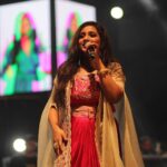 Shreya Ghoshal Instagram – ♥️🤍
Outfit: @khushboobagriofficial
Jewellery: @curiocottagejewelry
Stylist: @stylebysaachivj
Asst.: @styledbynikinagda @nehha_o