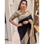 Shreya Ghoshal Instagram - What a spectacular night it was. #NMACC launch #thegreatindianmusical Outfit: @sacredweaves Jewellery: @kushalsfashionjewellery Stylist: @stylebysaachivj Team: @styledbynikinagda @stylebyniti @sanzimehta777 Hair: @maggie_hairstylists1989