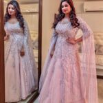 Shreya Ghoshal Instagram - Mumbai moments. Outfit: @shlokdesign Jewellery: @azotiique Stylist: @stylebysaachivj Team: @sanzimehta777 @styledbynikinagda @stylebyniti Hair @maggie_hairstylists1989
