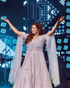 Shreya Ghoshal Instagram - Mumbai moments.

Outfit: @shlokdesign
Jewellery: @azotiique
Stylist: @stylebysaachivj
Team: @sanzimehta777 @styledbynikinagda @stylebyniti
Hair @maggie_hairstylists1989