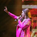 Shreya Ghoshal Instagram - Tu bhi ankhiyon se kabhi meri ankhiyon ki sun Outfit: @ushabagri_label Jewellery: @azotiique Stylist: @stylebysaachivj Team: @stylebynikinagda @sanzimehta777