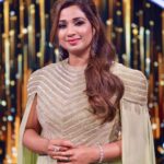 Shreya Ghoshal Instagram - Happy Valentine’s Day😍♥️😘🥰 Outfit @label_ava Jewelry @curiocottagejewelry Styleby @stylebysaachivj Team @sanzimehta777 @stylebynikinagda @stylebyniti Hair @maggie_hairstylists1989