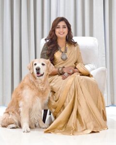 Shreya Ghoshal Instagram - Yeh deewani mastani ho gayi 🌟🌟
Swipe to see @sherlockthefetcher posing to give me the proper royal vibes 👸🏻🦮 Best bud♥️

Outfit: @raw_mango
Jewellery: @sangeetaboochra x @minerali_store
Stylist: @stylebysaachivj
Asst.: @styledbynikinagda
Hair: @ishansupriyamilind 
Photographer @propixer