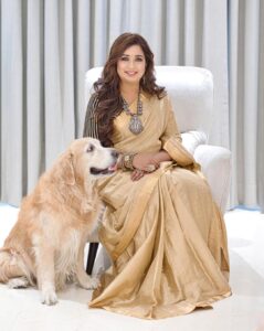 Shreya Ghoshal Instagram - Yeh deewani mastani ho gayi 🌟🌟
Swipe to see @sherlockthefetcher posing to give me the proper royal vibes 👸🏻🦮 Best bud♥️

Outfit: @raw_mango
Jewellery: @sangeetaboochra x @minerali_store
Stylist: @stylebysaachivj
Asst.: @styledbynikinagda
Hair: @ishansupriyamilind 
Photographer @propixer