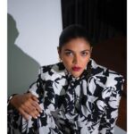 Shriya Pilgaonkar Instagram – 🎥🥂

Styling @shreejarajgopal
Style team @dhwanii.jain 
Make up @makeupandhairbyshruti
Hair @darshana.mule
Photographer @rishabhkphotography
Wearing @reik.studio
Earrings @misho_designs
