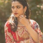 Shriya Pilgaonkar Instagram – Indian Actor & youth icon Ms.Shriya Pilgonkar | @shriya.pilgaonkar in our Gulabi Saroj kurta in makhmal paired with a neelam chintz shalwar. 

The garment is embellished in fine doria embroidery with gota and hand sown sequins.
It comes in layers with a tullé dupatta in the chintz print and lehariya gota and kiran on the dupatta.

The garment is an extension of our range ~ ‘chandni Raatien’ to be discovered on our website www.torani.in & our flagship store at Khan Market, Delhi.

Wearing @toraniofficial
Styled by @karantorani @asmipradeep
Photo & film courtesy @joeydoesntshootauto
Hair @ranthlei_maria @bkcad
Make up @chinir_just_chinir
Jewelry @sheetalzaveribyvithaldas 

#ToraniIndia #ShriyaPilgaonkar #toranitribe