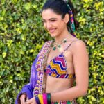 Shriya Pilgaonkar Instagram – Rangeen
💛💜💙💖

Wearing @toraniofficial 
Hair :  @renthlei_maria 
Makeup : @chinir_just_chinir
jewels : @shriparamanijewels 

#RangPanchami #ShriyaXTorani