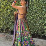 Shriya Pilgaonkar Instagram - The Holi Palette 😉 Happy Holi 💛💜💙💖 Wearing @toraniofficial Hair : @renthlei_maria Makeup : @chinir_just_chinir jewels : @shriparamanijewels #RangPanchami