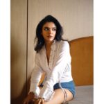 Shriya Pilgaonkar Instagram – 🍫 

📸 @mourya 
Styled by @vrindaanarang 
Makeup @eshwarlog 
Hair @jrmellocastro

Shirt: @doodleage
Belt:  @Vrindaanarang