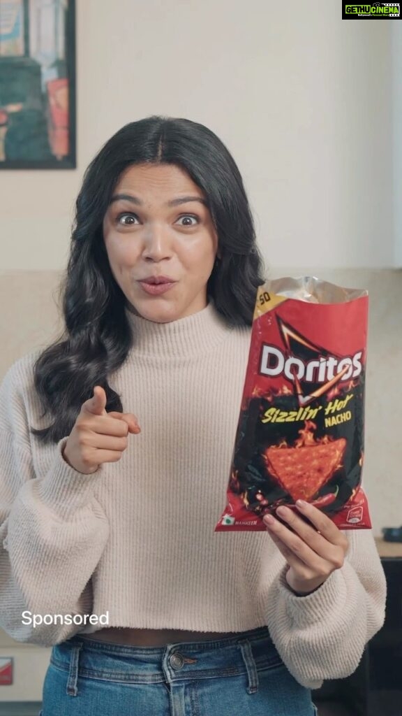 Shriya Pilgaonkar Instagram - #Ad #Collab Can anyone take this fiery heat? Tearing into the Doritos Sizzlin’ Hot, just to see what these chips are made of! 🔥 Watch your girl #BeatTheHeat and come out on top! Let’s go! #ChipsNahiFire #DoritosSizzlinHot #DoritosIndia #ForTheBold