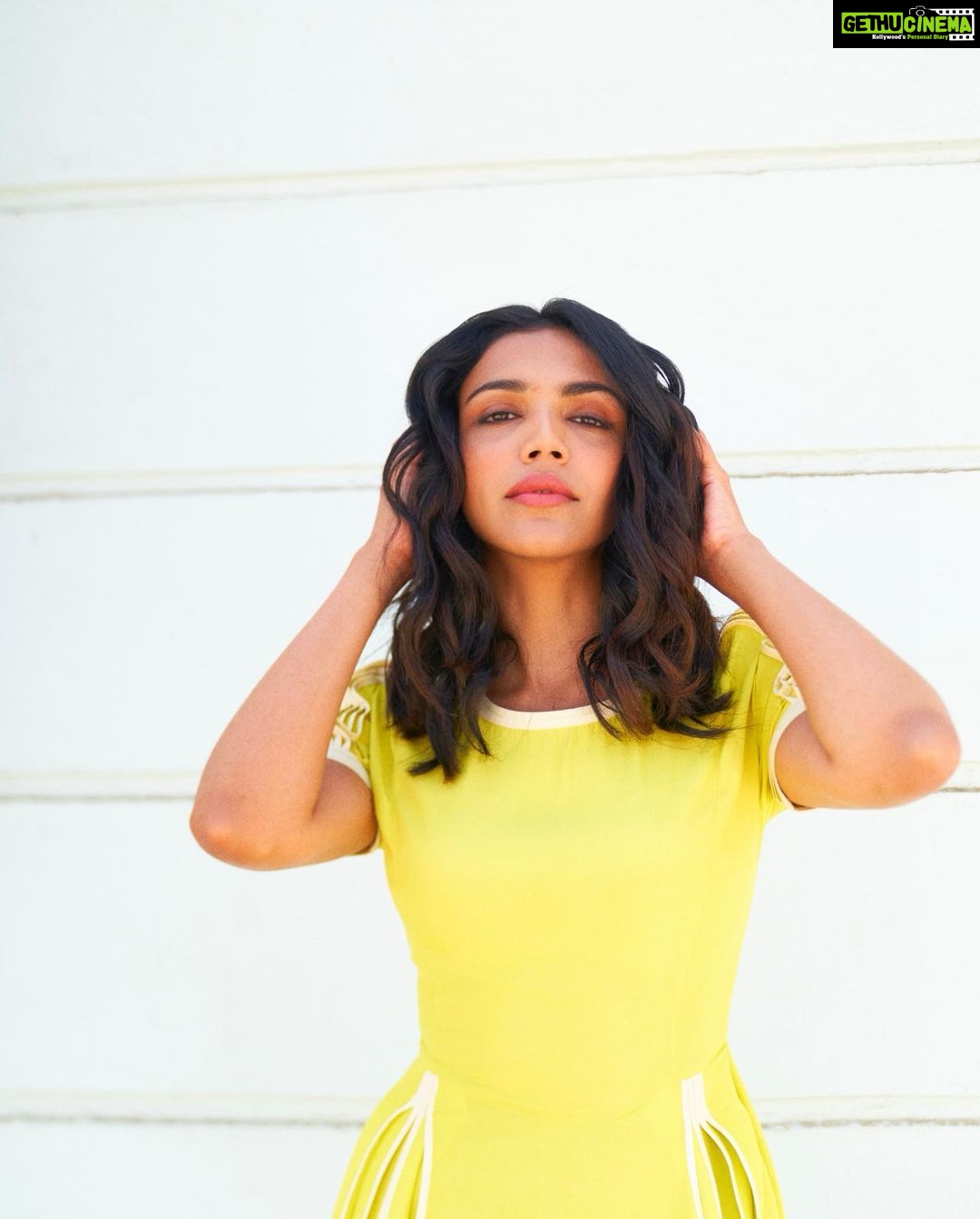 Shriya Pilgaonkar Instagram - Thank you for getting us together š„ @homegrownin @homegrownstreet @vpatra In conversation with these incredibly talented women at #HGstreet. - Wearing @bodicebodice Styled by @urvashishah99 Photographer @dieppj Hair @darshana.mule Richardson & Cruddas
