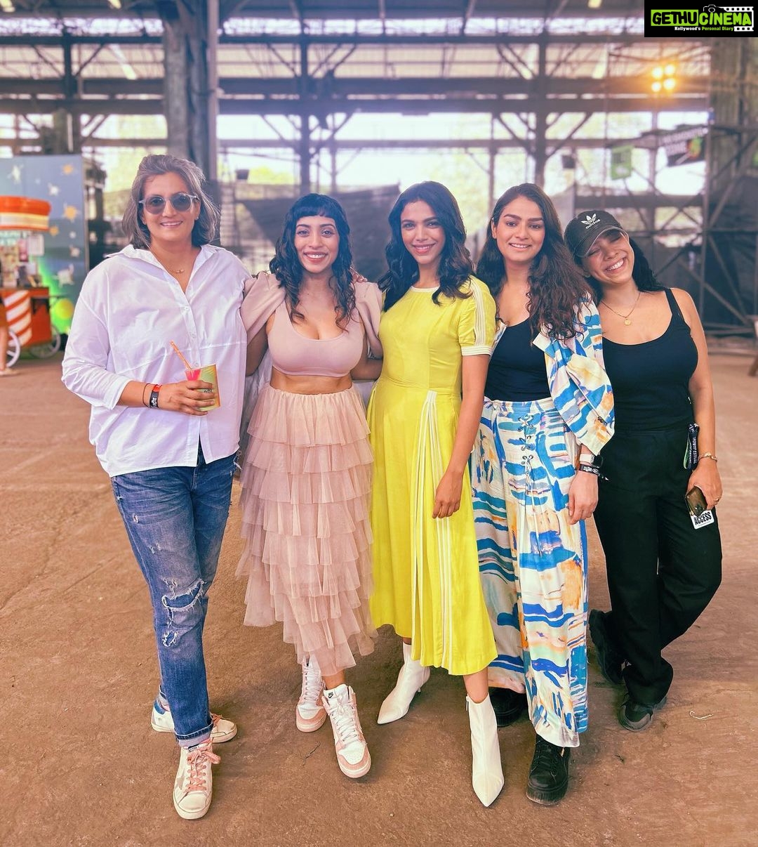Shriya Pilgaonkar Instagram - Thank you for getting us together š„ @homegrownin @homegrownstreet @vpatra In conversation with these incredibly talented women at #HGstreet. - Wearing @bodicebodice Styled by @urvashishah99 Photographer @dieppj Hair @darshana.mule Richardson & Cruddas