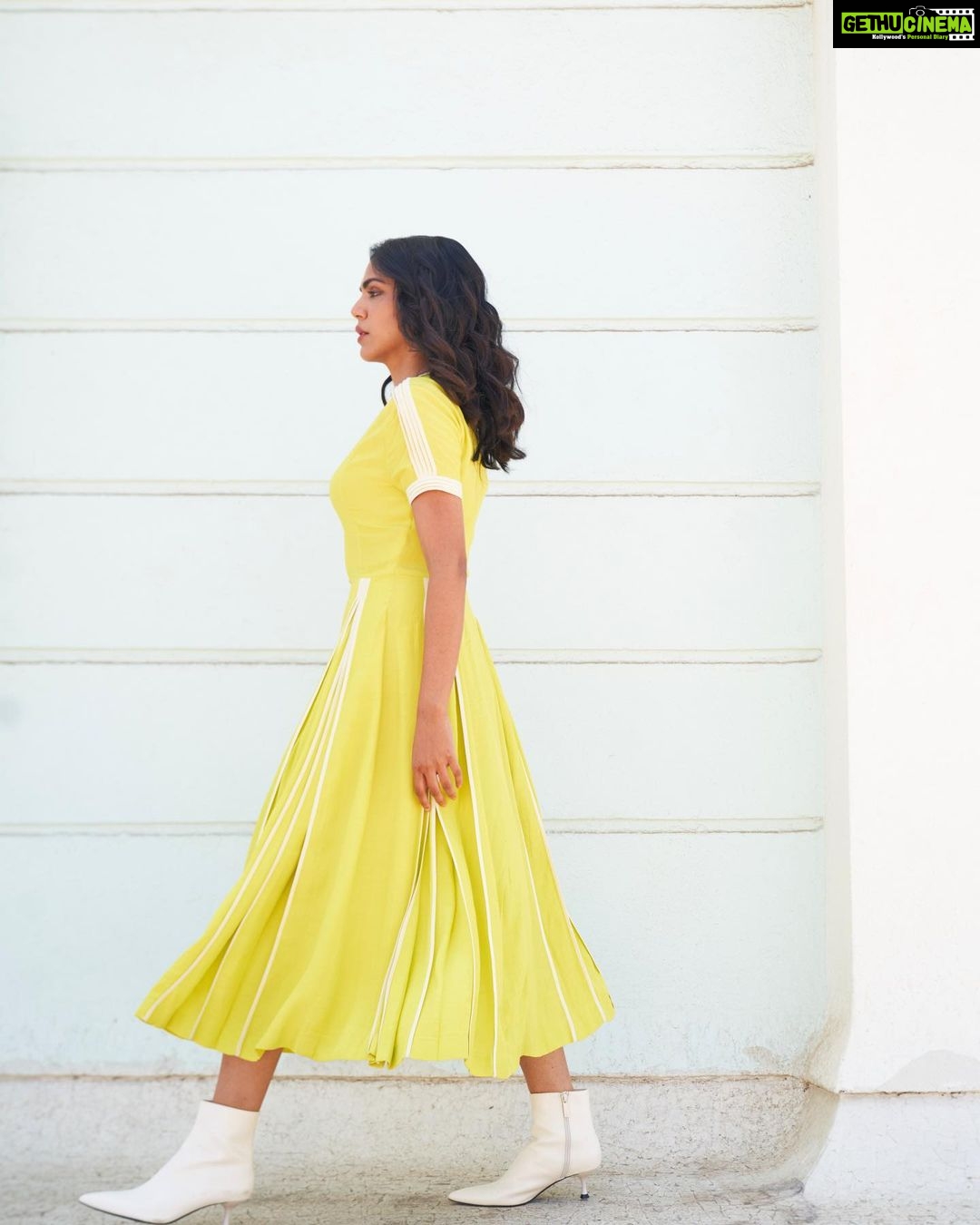 Shriya Pilgaonkar Instagram - Thank you for getting us together š„ @homegrownin @homegrownstreet @vpatra In conversation with these incredibly talented women at #HGstreet. - Wearing @bodicebodice Styled by @urvashishah99 Photographer @dieppj Hair @darshana.mule Richardson & Cruddas