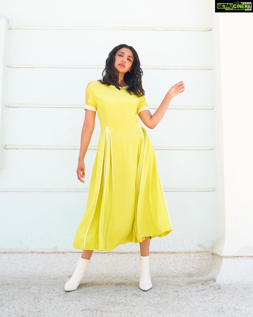 Shriya Pilgaonkar Instagram - Thank you for getting us together š„ @homegrownin @homegrownstreet @vpatra In conversation with these incredibly talented women at #HGstreet. - Wearing @bodicebodice Styled by @urvashishah99 Photographer @dieppj Hair @darshana.mule Richardson & Cruddas