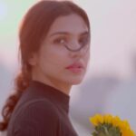 Shriya Pilgaonkar Instagram – 🌻
A sunflower a day keeps the blues away…

#Sunflower #reelitfeelit #sunset #mood #love
