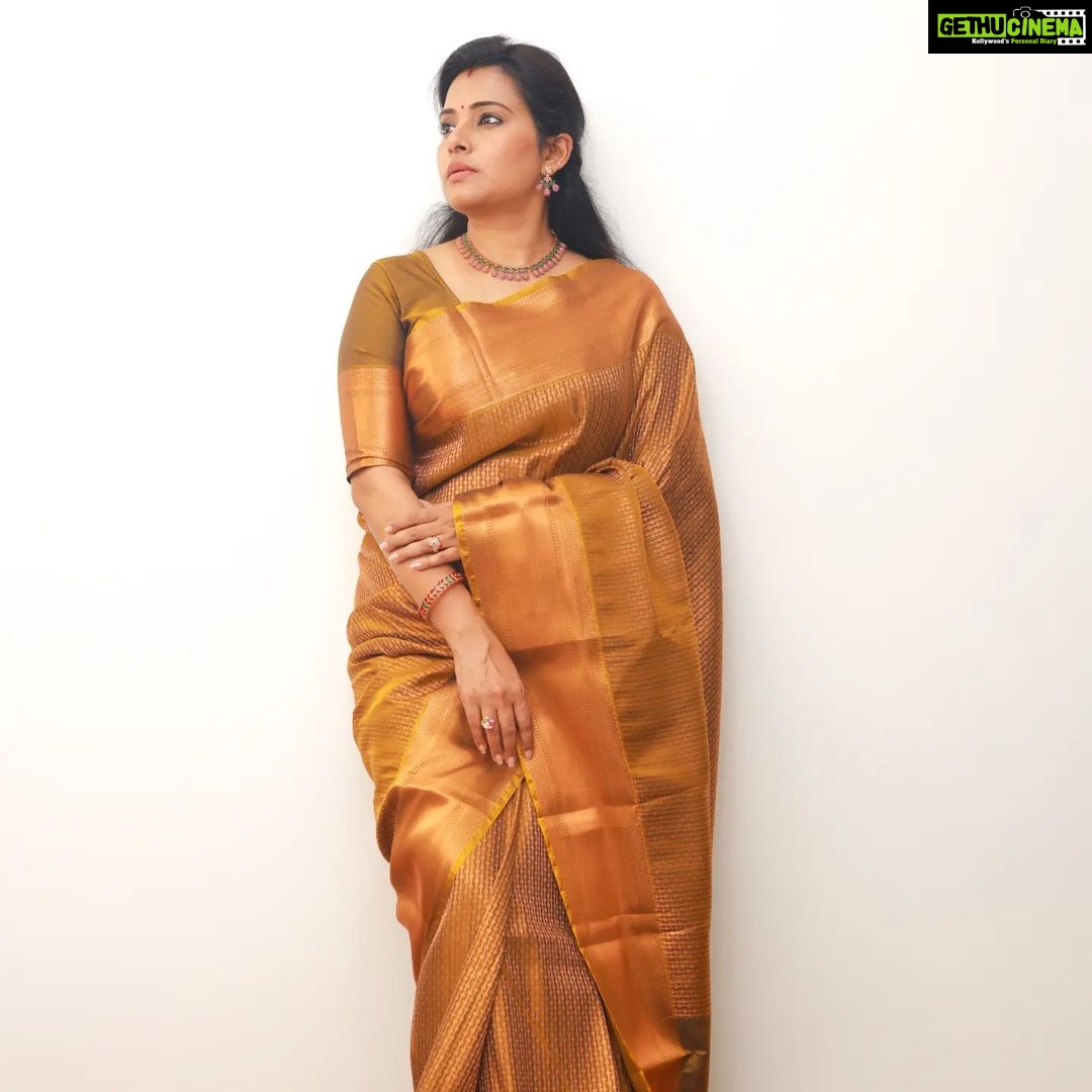 Shruthi Raj Instagram - 𝗞𝗘𝗘𝗣 𝗜𝗧 𝗦𝗜𝗠𝗣𝗟𝗘 𝗕𝗨𝗧 𝗦𝗜𝗚𝗡𝗜𝗙𝗜𝗖𝗔𝗡𝗧 saree @jiya_boutique_