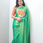 Shruthi Raj Instagram - ❤️wearing a beautiful hand painted saree from @varna_vasthiram hand painted outfits are beautiful and unique way to enhance ur personal style and wardrobe.. customization is available..They do painting on skirts,blouse,kurti,sarees and kids wear... Do check out @varna_vasthiram to get ur outfits painted...