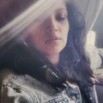 Shruti Bapna Instagram - S H A D E S 🧁 . . . . . #portrait #photographs #moodphotography #lightleak #homestudio #goodhairday #wintersun #mumbai Mumbai, Maharashtra