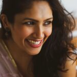 Shruti Bapna Instagram - Sometimes actors laugh exactly on the cue that you are not supposed to 😅 #laughoutloud #laughlinesaregood #portrait_mood