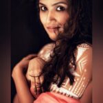 Shruti Bapna Instagram - ♧She's a little wildflower with a lot of warrior underneath.♧ 📸 by the amazing @vikasbalram 👏 Body art by the super talented @flowerandink_ 👏 . . . . . #sarreelove #bodyartwork #mytribe #nativefashion #instatribe #indianfashion #bodyart #bodypainting #divinefeminine #shrutibapna #boho #bohofashion #hippiestyle #africanstyle #modafeminina #bodypositivity #shrutibapnaofficial #actriz