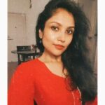 Shruti Bapna Instagram - One of my major challenges in life includes posting on instagram 😅 Well... after a long days work... chalo instagram instagram khelein 🙄🤦‍♀️🤷‍♀️🙆‍♀️💃 #hellojuly #redvibes #friyay #shrutibapna