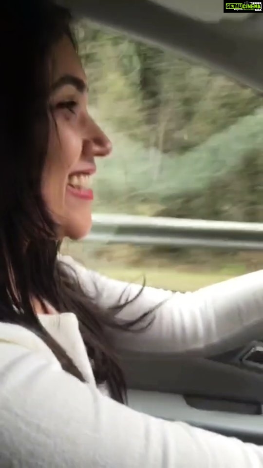 Shruti Bapna Instagram - Driving in the Austrian Alps up to the Stubaier glacier... what a lovely time!⛷🗻 Throwmeback there instead of just the throwbacks😜 #throwbackthursday #stubaiergletscher #mercedes #austria #alps