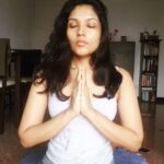 Shruti Bapna Instagram - योगेन चित्तस्य पदेन वाचां। मलं शरीरस्य च वैद्यकेन॥ योऽपाकरोत्तं प्रवरं मुनीनां। पतञ्जलिं प्राञ्जलिरानतोऽस्मि॥ आबहु पुरुषाकारं। शङ्खचक्रासि धारिणं॥ सहस्र शीरसं श्वेतं। प्रनमामि पतञ्जलिम्॥ ॐ शान्तिः शान्तिः शान्तिः ॐ॥ Happy international yoga day🧘‍♀️ #internationalyogaday #invocation #yogaprayer #yoga BODY MIND SOUL