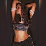 Shruti Bapna Instagram - ♧The Feminine Mystery♧ "She's mad but she's magic. There's no lie in her fire." 💫 📸 @vikasbalram 👏❤ Body art @clarijoh 🙌❤ Human now streaming on Hotstar. Watch now! . . . . . . #bodyart #bodypainting #divinefeminine  #godess #shrutibapna #wildchild #boho #bohofashion #hippiestyle #africanstyle #modafeminina #bodypositivity #shrutibapnaofficial #photography #photoseries #blackandwhite #indianfashion #Human #HotstarSpecials