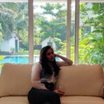 Shruti Bapna Instagram - So this is where I made a quick escape from Mumbai last week! The gorgeous villa at @saffronstays osaree, Alibaug 😍 I loved how simple, minimalistic, and comfortable it was in every way. The vibe, the design, the decor is just on point and the foooooood...oh my! (even a simple bread toast tasted so yummy🤪)and most importantly the warm smiles who were constantly around to take care of everything needed 🙏And, I finally got to take a dip in their gorgeous pool after nearly 2 years phew! 🏊‍♀️💃 Can't wait to make another escape soon!! . . . . . #saffronstays #travelmaharashtra #alibaug #wherefamiliesbond #poolvibes #weekendgetaways #indiatravel SaffronStays Osaree, Alibaug