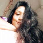 Shruti Bapna Instagram - One of my major challenges in life includes posting on instagram 😅 Well... after a long days work... chalo instagram instagram khelein 🙄🤦‍♀️🤷‍♀️🙆‍♀️💃 #hellojuly #redvibes #friyay #shrutibapna