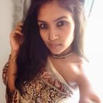 Shruti Bapna Instagram - Work from home😛 #actorlife #ourkindazoommeetings #shrutibapna