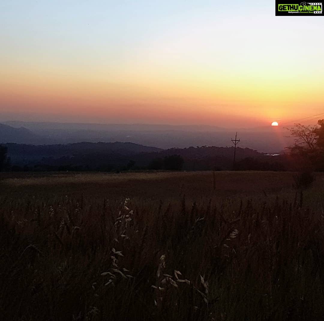 Shruti Bapna Instagram - 🙏💗 #himachal #himalayas #summer2021 #naturephotography #solotraveler Himachal Pradesh