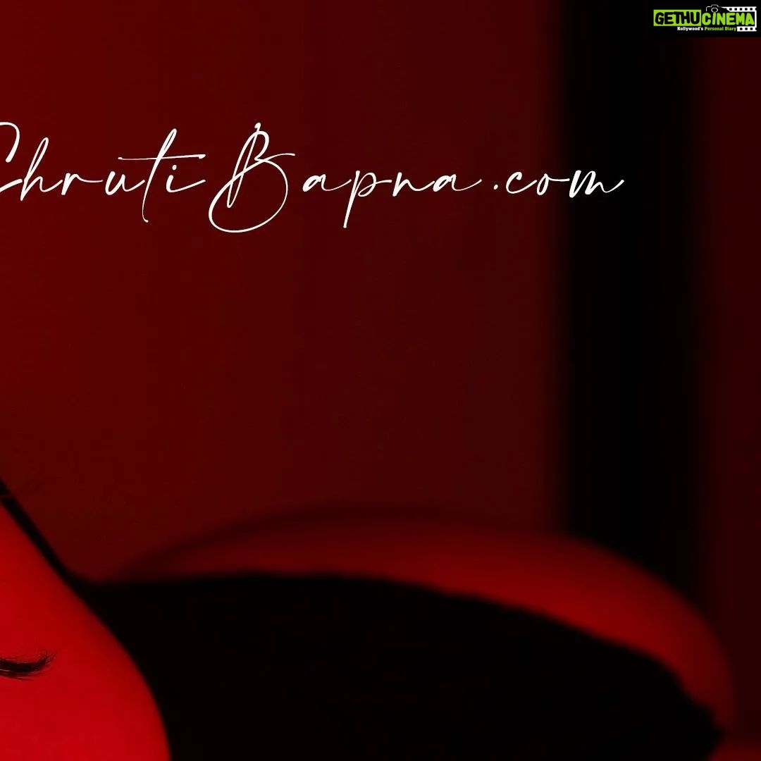 Shruti Bapna Instagram - RED ALERT! ✨ Excited to share my website with you guys www.shrutibapna.com 🧨 Go check it out #shrutibapna #shrutibapnaofficial #shrutitheactor