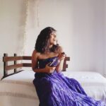 Shruti Bapna Instagram – What?! The wine shops shut again before you could get your stock?Hahaha 😝😂 I hear you wine lovers…hang in there cheers!🥂
#selfphotography #purpledress #quarantinediaries #shrutibapna Mumbai, Maharashtra