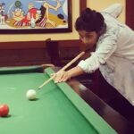 Shruti Bapna Instagram - If only I had a table in these times would have been perfect to get some practise! #snooker #snookertable #indoorsport #quarantinestyle
