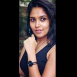 Shruti Bapna Instagram - WATCH-ing it 😌 #watches #womenwatches #blackwatch #blackdress 🖤 #shrutibapna