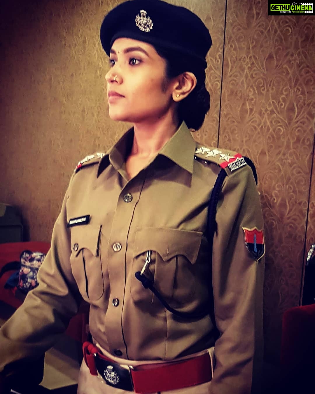 Shruti Bapna Instagram - Inspector Bharti Sawaldiya reporting 👮♀️ Mardaani 2 now in cinemas... go watch guys... #mardaani2 #yrf #ranimukerji #shrutibapna #rajasthanpolice #womancop #womensafety #womensupportingwomen #indianpoliceservice