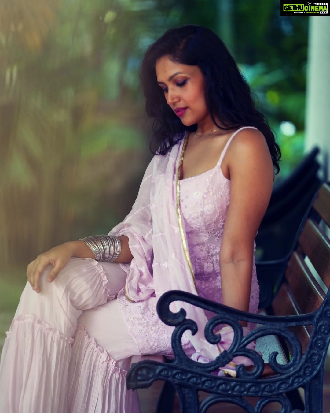 Shruti Bapna Instagram - Dil hoom hoom kare πΈπ . . . . . . #fashionstyle #fashionphotography #indianfashion #indianwear #shrutibapna